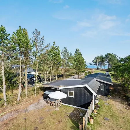 Newly Renovated House In The First Row By Elsegarde